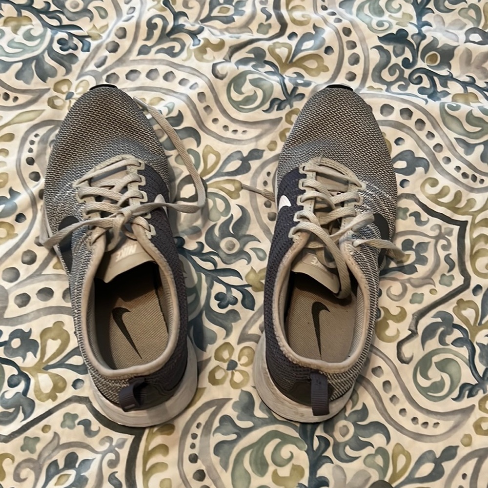 Nike Women's Gray and White Training Sneakers